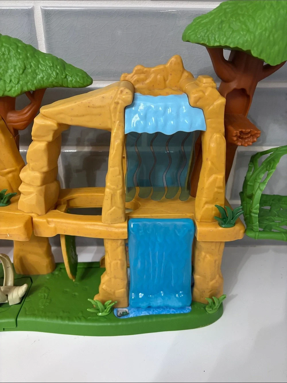 Disney Junior Lion Guard Defend the Pride Lands Playset